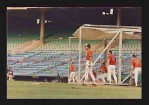 Fred Lynn & Others 1988 ORIOLES 5-7/8 x 4 foto instantánea original #6 - Imagen 1 de 1