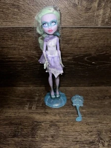 Monster High Doll Haunted Getting Ghostly Twyla mit Zubehörständer unvollständig - Bild 1 von 9