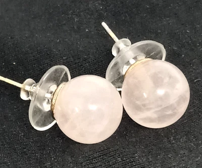 Pendientes de poste de piedra de cuarzo rosa pulido natural de 1 mm Foto 1 de 4