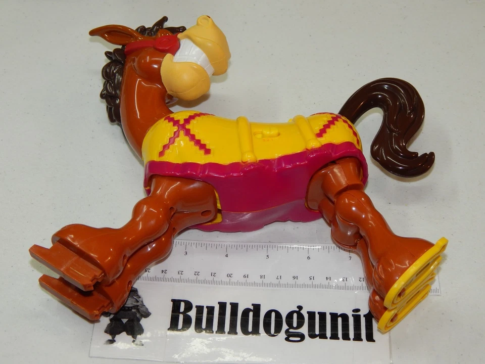 Juego Buckaroo 2004 pieza de caballo defectuosa pieza solo Hasbro como está para piezas figura Foto 1 de 1