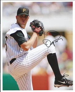 Oliver Perez, Pgh Pirates, Signed 8 x 10 Pgh Sports Photo, Clean - Picture 1 of 1