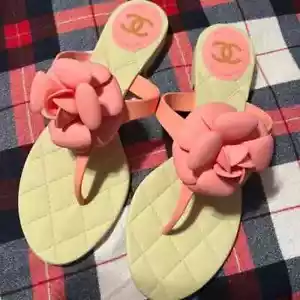 CHANEL Pink Rubber Camellia Flower Thong Sandals - AUTHENTIC CHANEL - Picture 1 of 3