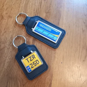 2 Pack - 1x Yamaha TZR250 Blue/Yellow & 1x TZR 250 Number Plate Leather Keyrings - Picture 1 of 3
