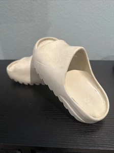 Adidas YEEZY Slide BONE Kid Size 13k Authentic Used - Picture 1 of 4