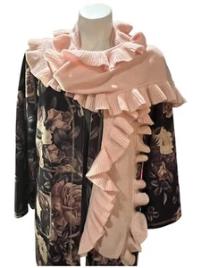 C by Bloomingdales Pink Ruffle Cashmere Scarf Exclusive New w/ Tags - Picture 1 of 9