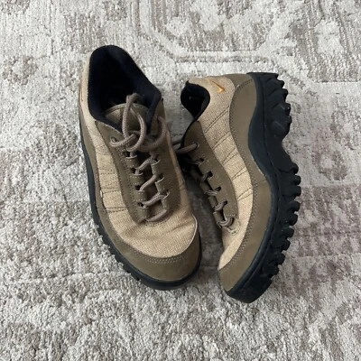 De colección Nike ACG Senderismo Trail Aire Libre Hombres 6.5 Zapatos Marrón Naranja Negro Lona Foto 1 de 4