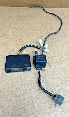 Controlador de válvula electrónico MR2 1991-1998 Universal HKS EVC3 usado buen estado Foto 1 de 4