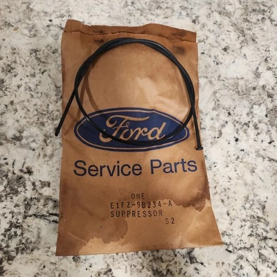 FORD ESCORT 1981 TUBO DE LLENADO DE COMBUSTIBLE SUPRESOR ELECTROSTÁTICO E1FZ-9B234-A nuevo de lote Foto 1 de 2