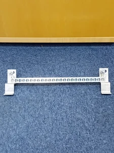 Eaton / Memshield 2 - 400 amp Earth Bar taken from a 12 way Panel board). - Picture 1 of 10