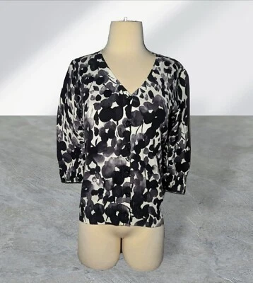 Suéter FLORAL EAST 5TH Mujer Negro Gris Abotonado Talla PETITE Mediana PM  Foto 1 de 4