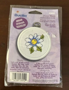 Bucilla Mini Hoop Counted Cross Stitch Kit Finished Size 3.5”x3.5” Daisy 43052 - Picture 1 of 2