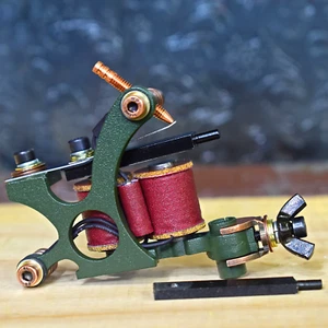 Macchina per tatuaggi fatta a mano confezione colori mag 5-25, funzionante 95-100 Hz @4,5 V scarica - Foto 1 di 5