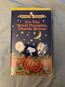 RARE VHS-PEANUTS CLASSIC- ITS THE GREAT PUMPKIN 🎃 CHARLIE BROWN CHARLES SCHULZ - Picture 1 of 3
