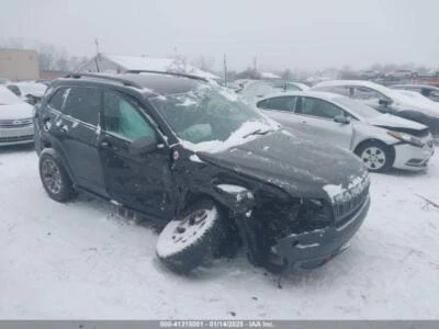 Used A/C Condenser fits: 2020 Jeep Cherokee 2.4 Grade A - Image 1 of 4