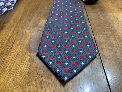 Geoffrey Beene TIE ,Red /Grey MenSilk 4”Solid Bright Squares Imported Korea - Image 1 of 4