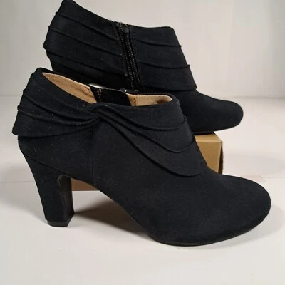 LIFE STRIDE SOFT WOMEN'S BLACK SIDE ZIP CORIE ANKLE BOOTS SIZE 6W - Image 1 of 4