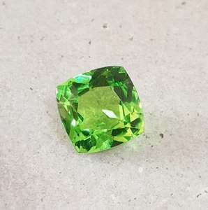 Piedra preciosa suelta de peridoto verde cultivada en laboratorio impecable de 9,55 quilates corte calidad AAA - Imagen 1 de 8