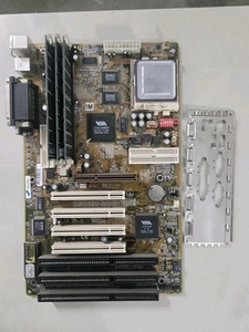 Super Socket 7 ATX Shuttle HOT-597 Motherboard (VIA MVP3), AMD K6-2, I/O Sheild - Photo 1/3