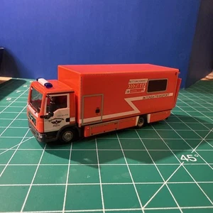 Herpa HO Scale 1:87 Man German Feuerwehr Berlin Fire Ambulance Intensive Care - Picture 1 of 7