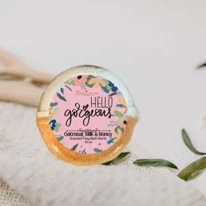 Hello Gorgeous Oatmeal, Milk & Honey Scented Fizzy Bath Bomb 4.5 oz - Picture 1 of 2