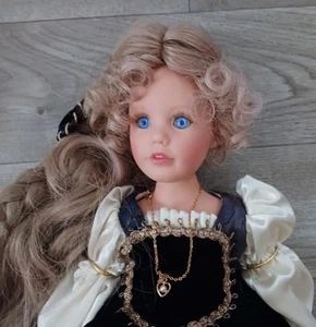 Bambola in porcellana "Rapunzel" con certificato di autenticità 16" scatola originale - Foto 1 di 5
