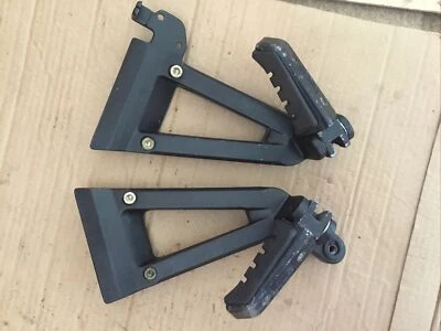 PAR DE CLAVIJAS para reposapiés trasero Cagiva River 500 600 + 77334 Foto 1 de 4