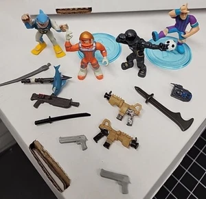 Fortnite McFarlane Loose Lot 17 Figures & Accessories Pieces  - Bild 1 von 4