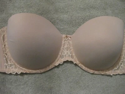 SO 38DD SUJETADOR SIN TIRANTES BEIGE UPLIFT, CON AROS, HUESO EN ALAS, BORDADO. AJUSTE DE ENCAJE Foto 1 de 4