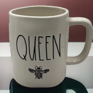 RAE DUNN Artesian Collection “QUEEN BEE" COFFEE MUG BY MAGENTA - Picture 1 of 6