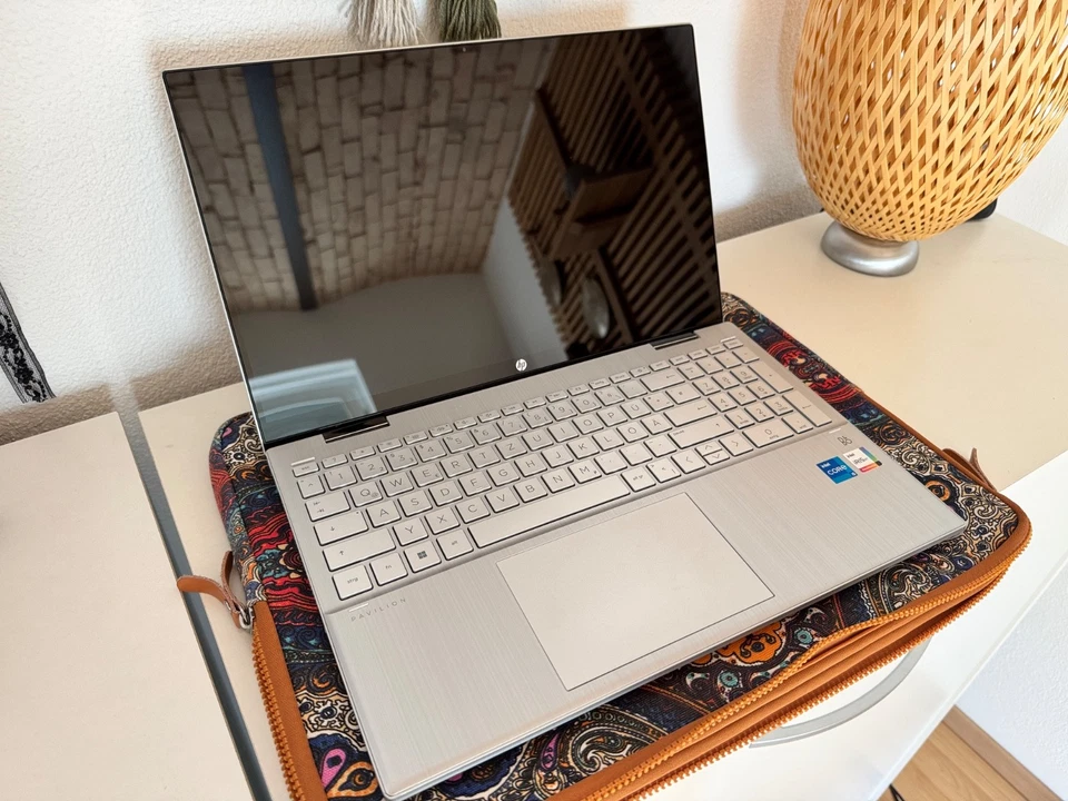 HP Pavilion x360 Convertible 15-er 1255ng i5 12 Gen., 440mHz, 512GB SSD - Bild 1 von 4