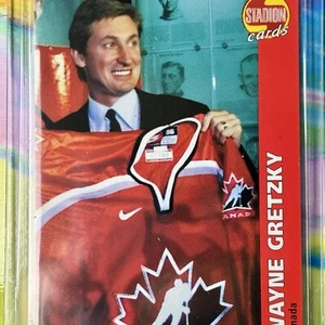 Rare Wayne Gretzky Hockey Card  2001 Stadion World Stars #159  Team Canada - Picture 1 of 7