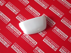 1979 1980 1981 1982 1983 1984 1985 1986 Toyota Stout RX110 YK110 Mirror Lens - Picture 1 of 14