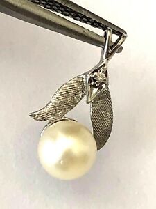 Vintage 14K Solid White Gold 6.7 mm White Natural Pearl Diamond Ladies Pendant