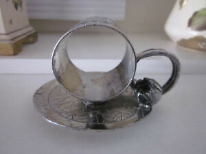 ANTIQUE MERIDEN B COMPANY LILY PAD & FLOWER SILVERPLATE NAPKIN RING