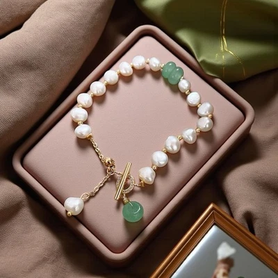 Hermoso brazalete brazalete de perlas irregulares de agua dulce enchapado en oro para mujer Foto 1 de 4