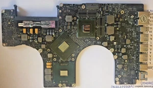 APPLE MACBOOK PRO 17 2009 A1297 2.8GHz i7 LOGIC BOARD EMC 2328 - BACKLIGHT FAIL - Afbeelding 1 van 5