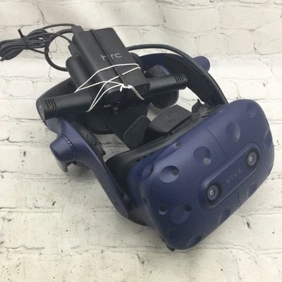 HTC Vive Virtual Reality Headset with 2Q4L100 Good Condition - Image 1 of 4