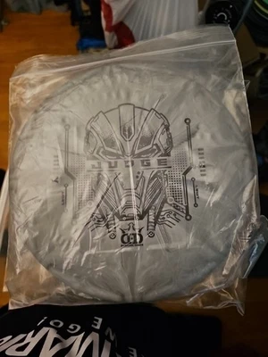 Dynamic discs Judge COA Les White Artist Proof Prime 37/100 - Image 1 of 3