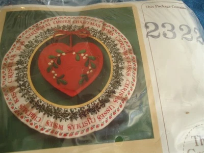 Christmas Kisses Stitchery Kit Creative Circle #2322 Bob Shafor NIP - Image 1 of 3