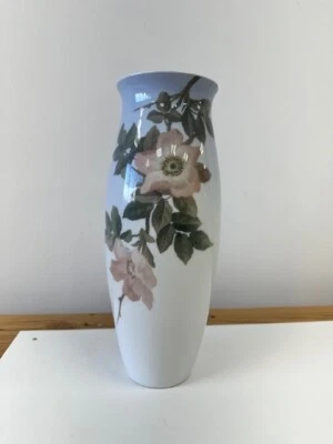 Jarrón de porcelana Royal Copenhagen con patrón de flores 173/1174 Foto 1 de 4