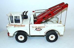 Vintage MIGHTY TONKA Double Boom WRECKER AA Tow Truck, White