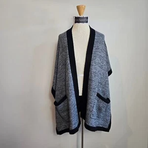 Calvin Klein Gray Black Open Knit Front Pockets Shawl Sz OneSize (775) - Picture 1 of 11