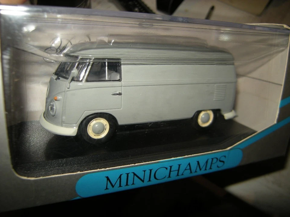 1:43 Minichamps VW T1 Lieferwagen grey/grau in OVP - Bild 1 von 1