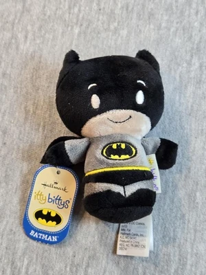 Mini juguete de peluche Hallmark itty bittys Batman nuevo con etiquetas capa DC Comics Foto 1 de 4