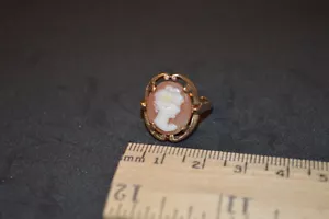 10K Gold Ring w/ Large Coral Cameo of Woman's Profile Weight 4.3 Grams Size 6 - Picture 1 of 10