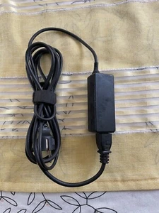 HP original charger 854054-003 - Photo 1/3