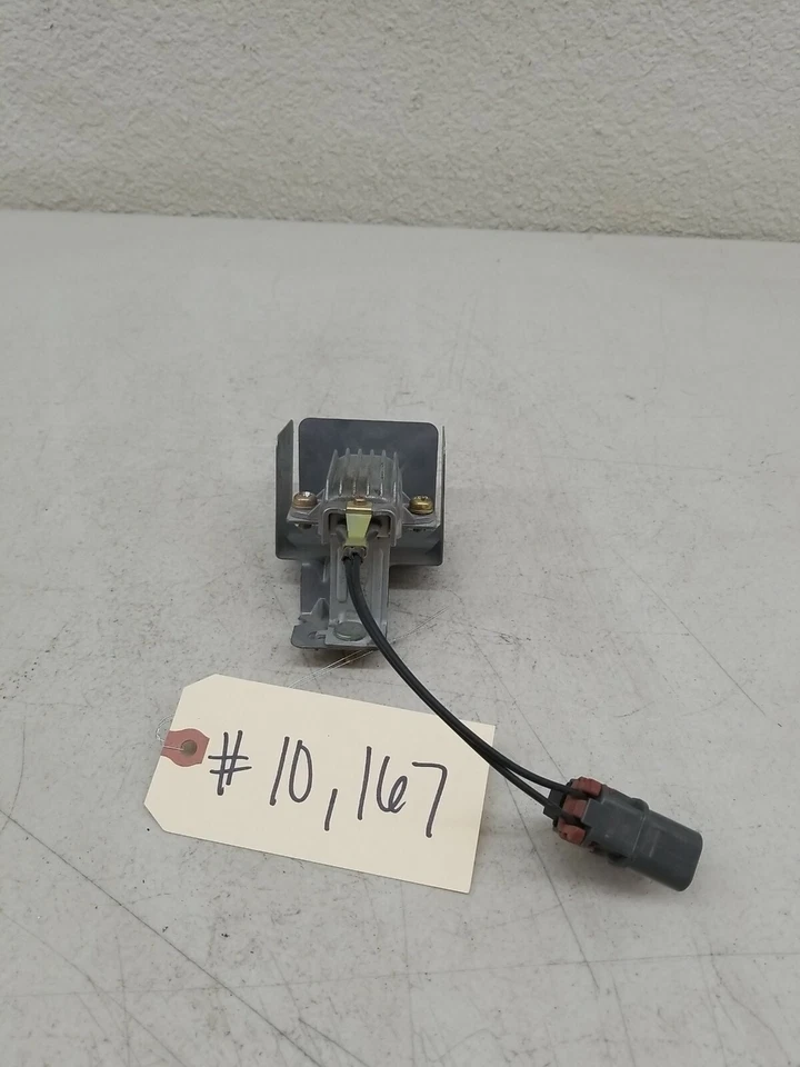 Infiniti I30 3.0L Fuel System Resistor 22698-2Y500 Oem 2000-2001 Used Fs - Image 1 of 4