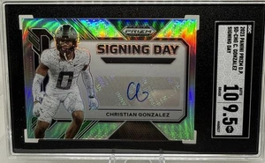 Prizm Draft Picks 2023 Christian Gonzalez Firma Giorno Argento RC Auto SGC 9,5 - Foto 1 di 13