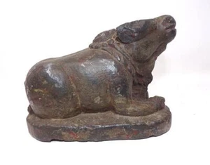 ANTIQUE INDIAN BLACK STONE CARVING OF NANDI THE SACRED BULL - 6 5/8" LONG - Picture 1 of 6