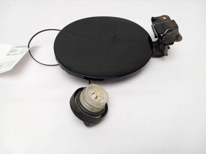 PUERTA DE LLENADO DE COMBUSTIBLE PARA NISSAN MAXIMA 2013 Foto 1 de 4